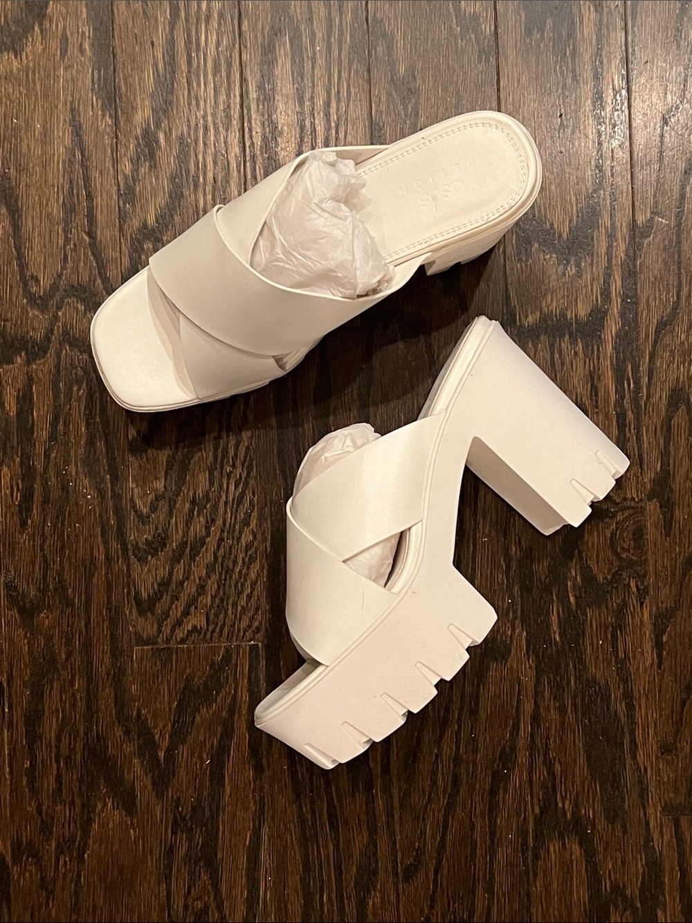 NWT LUGG MOTO PLATFORM 4" HEEL SLIDE - CRUELTY FREE FAUX-LEATHER
WHITE
ORIG BOX
